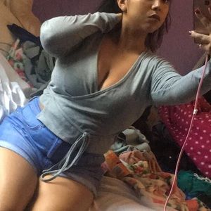 Gray long sleeve shirt